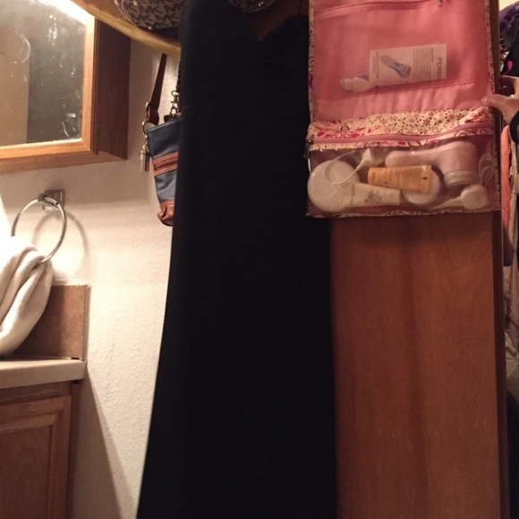 Elegant dress - Picture 3 of 3